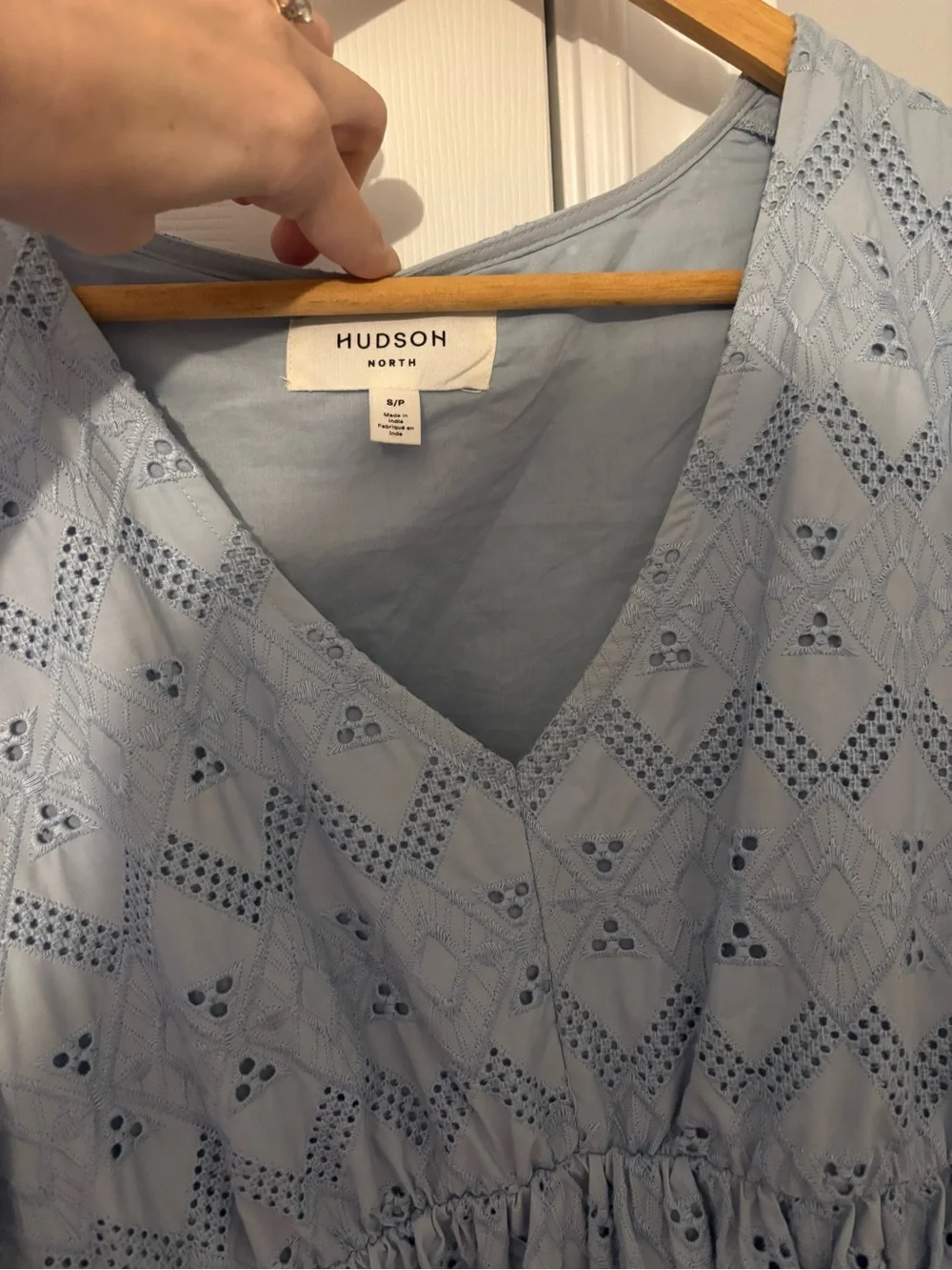 Hudson North Eyelet V-Neck Tiered Dress size S - Picture 2 of 5